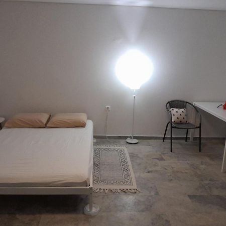 Cosy Guesthouse-Souterrain With Garden In City Center Corinthe Extérieur photo