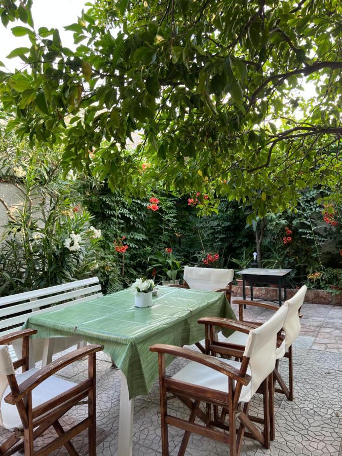 Cosy Guesthouse-Souterrain With Garden In City Center Corinthe Extérieur photo