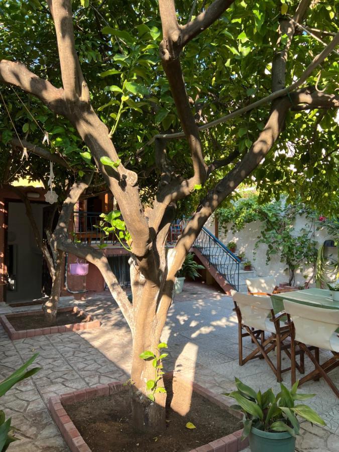 Cosy Guesthouse-Souterrain With Garden In City Center Corinthe Extérieur photo
