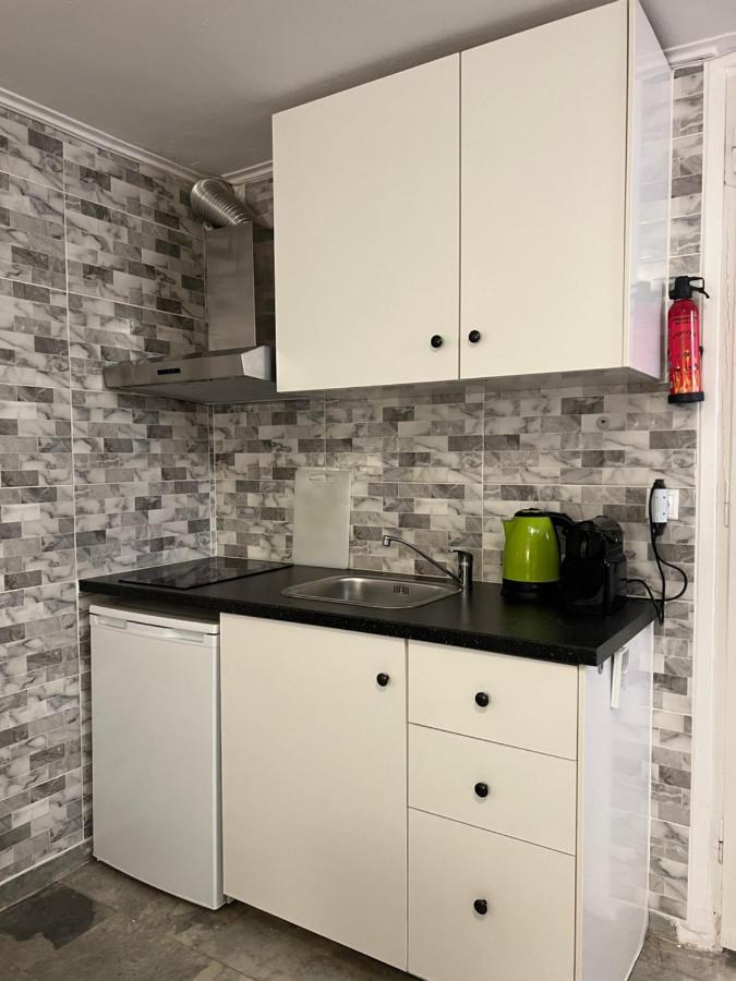 Cosy Guesthouse-Souterrain With Garden In City Center Corinthe Extérieur photo