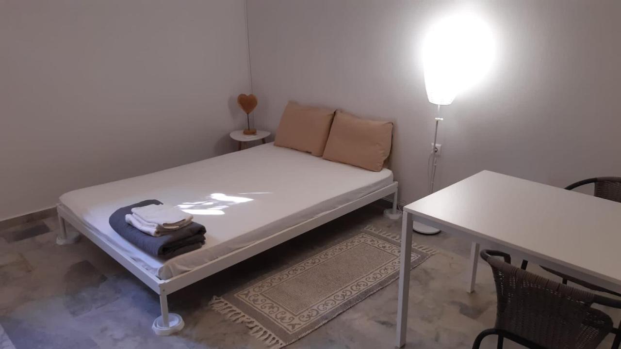 Cosy Guesthouse-Souterrain With Garden In City Center Corinthe Extérieur photo