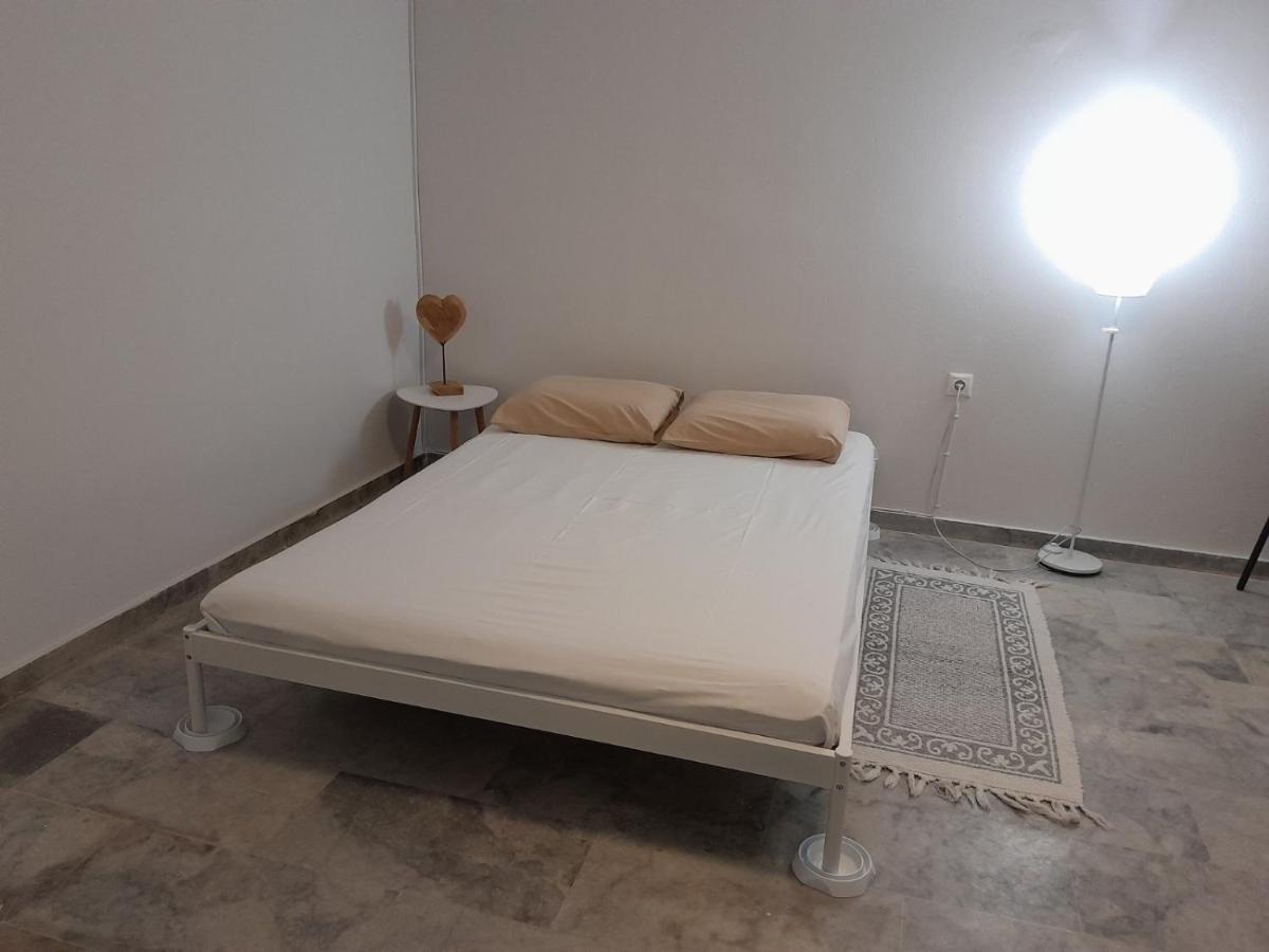 Cosy Guesthouse-Souterrain With Garden In City Center Corinthe Extérieur photo