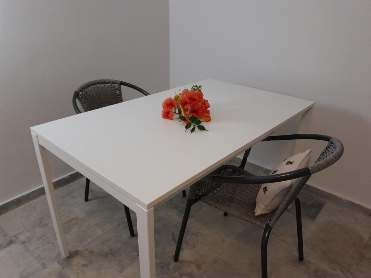 Cosy Guesthouse-Souterrain With Garden In City Center Corinthe Extérieur photo